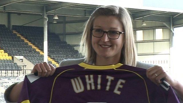 Ellen White (footballer) BBC Sport Ellen White Notts County Ladies sign Arsenal