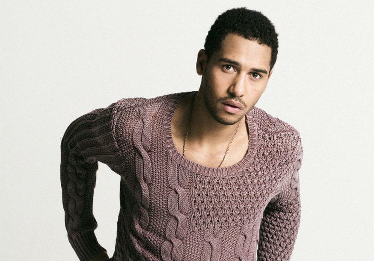 Elliot Knight Once Upon a Time39s39 Elliot Knight talks Merlin and season 5