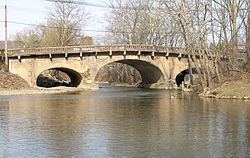 Elm Grove Stone Arch Bridge httpsuploadwikimediaorgwikipediacommonsthu