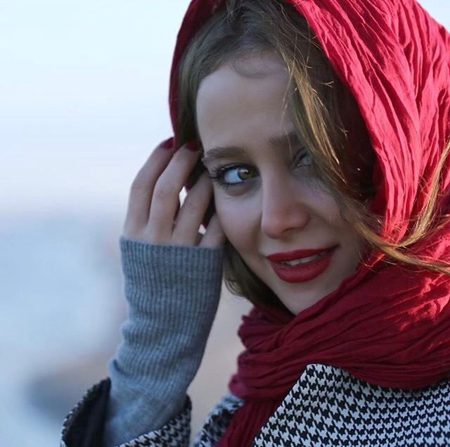 Elnaz Habibi Elnaz Habibi Persian actor Pinterest Persian Headscarves and