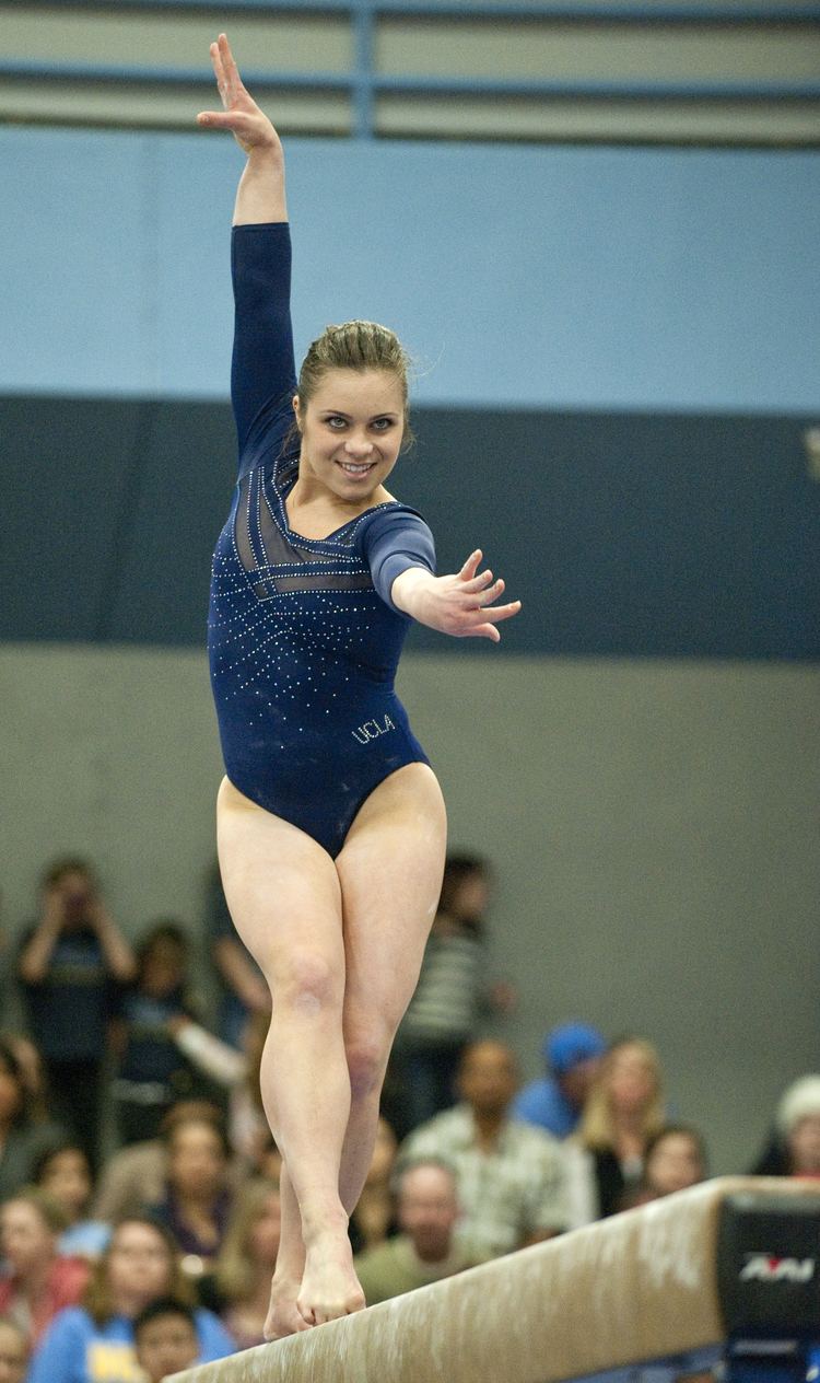 Elyse Hopfner-Hibbs UCLA gymnastics place first at IGIChicago Style NCAA