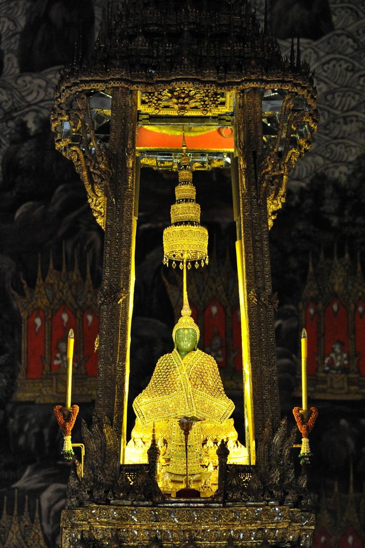 Emerald Buddha httpsuploadwikimediaorgwikipediacommons88