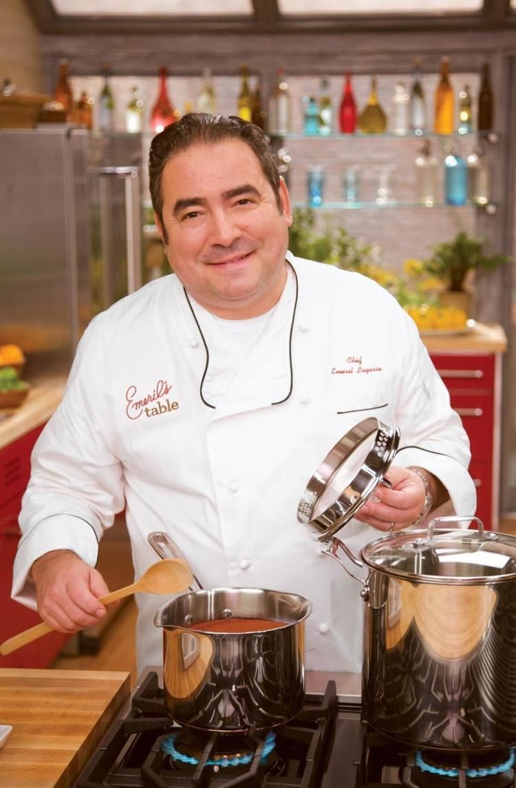 Emeril Lagasse Emeril cookware kicked out of Macy39s 800 kitchens NY