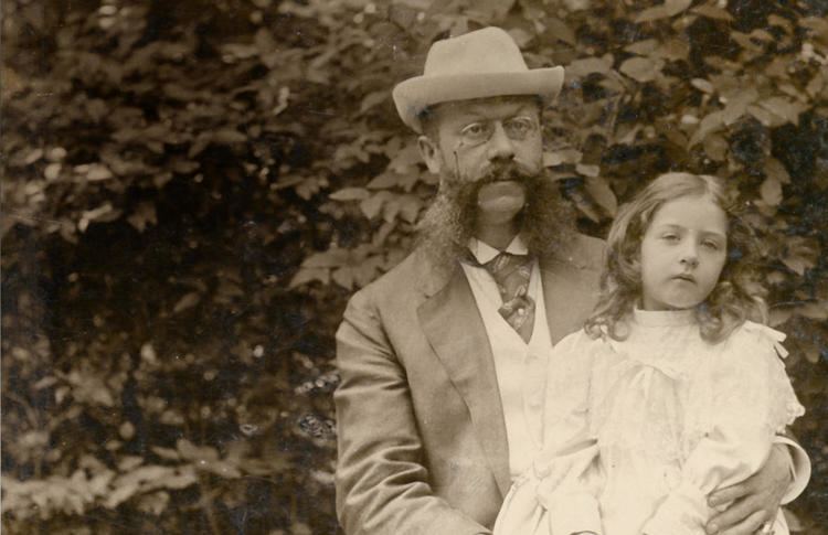 Emil Jellinek Emil Jellinek and his daughter Mercedes MercedesBenz