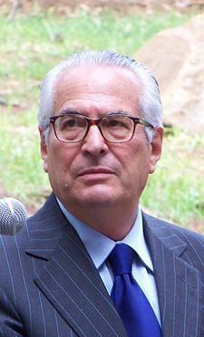 Emilio Floris httpsuploadwikimediaorgwikipediaitthumb3