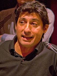 Emilio Solfrizzi httpsuploadwikimediaorgwikipediacommonsthu