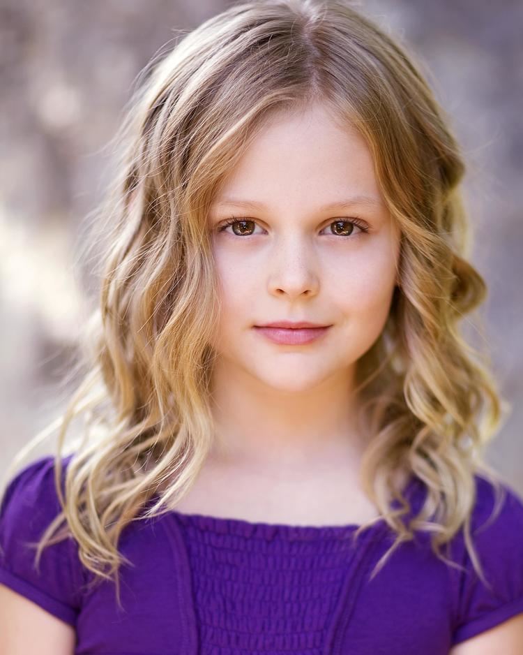 Emily Alyn Lind Emily Alyn Lind Quotes QuotesGram