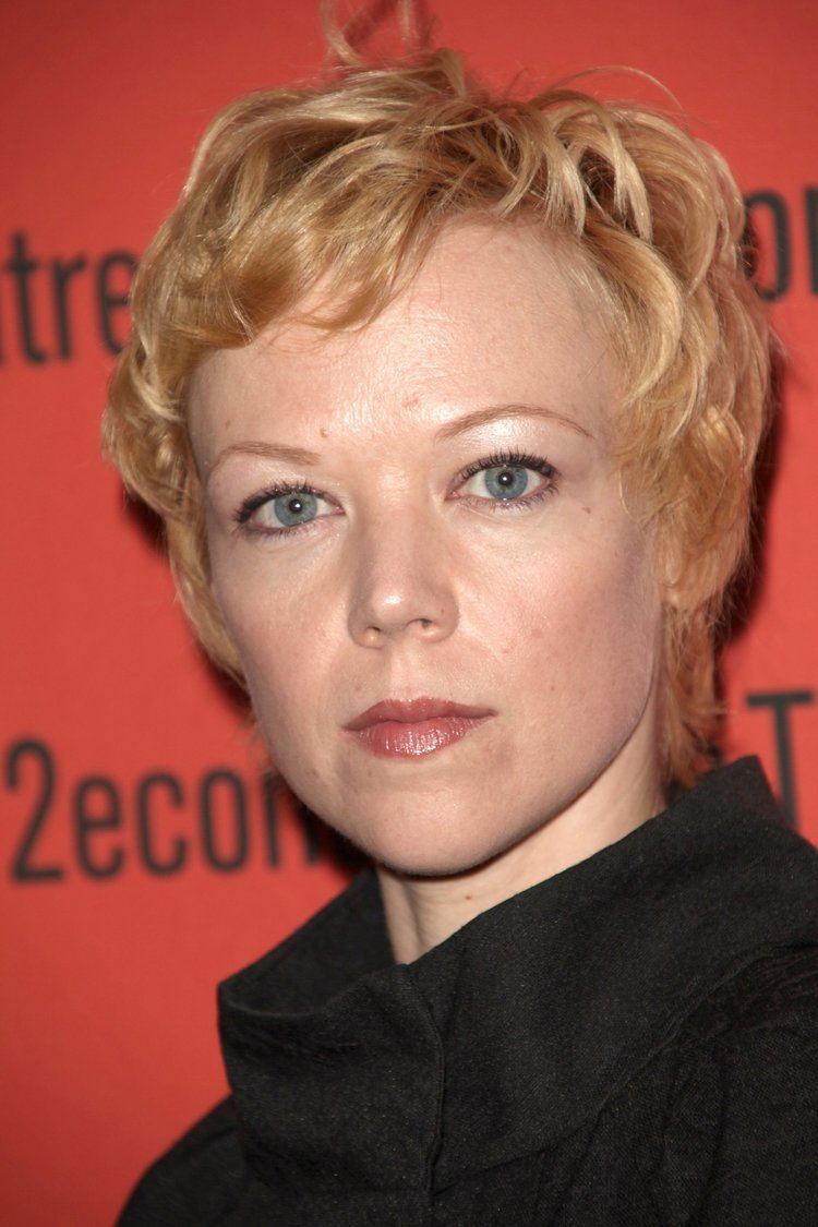 Emily Bergl Emily Bergl HiRes Photo Photo Coverage LET ME DOWN