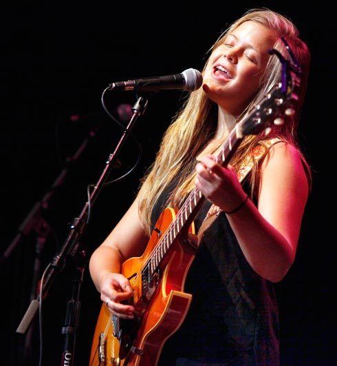 Emily Elbert Twentysomethings dominate Dallas39 acoustic music scene