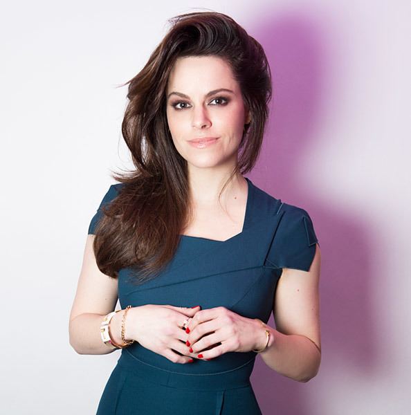 Emily Hampshire ~ Complete Wiki And Biography With Photos Videos
