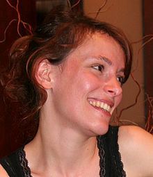 Emily Loizeau httpsuploadwikimediaorgwikipediacommonsthu
