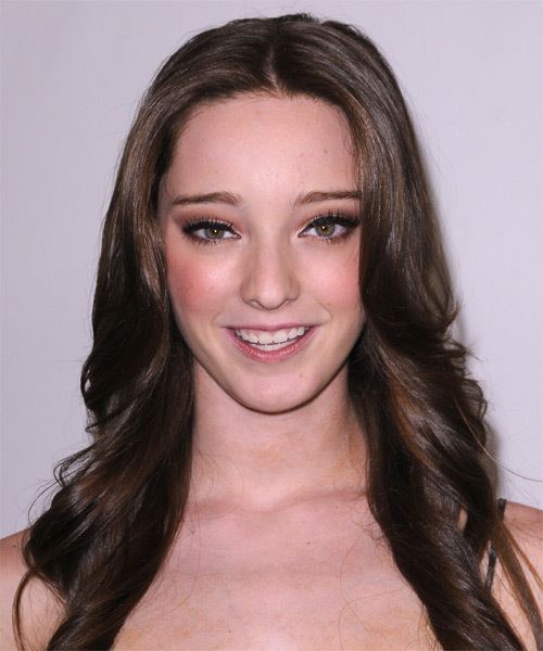 Emma Dumont Emma Dumont Hairstyles Celebrity Hairstyles by