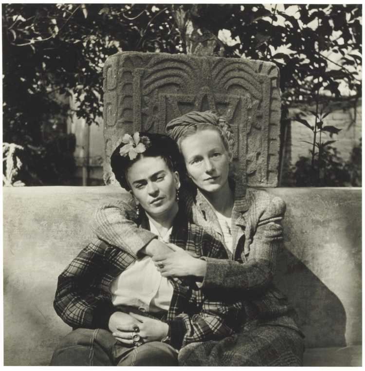 Emmy Lou Packard Emmy Lou Packard and Frida Kahlo Coyoacan 1941 DIEGO