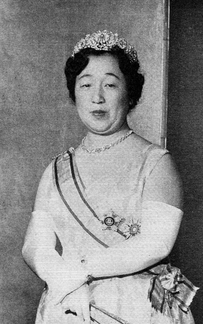 Empress Kōjun httpsuploadwikimediaorgwikipediacommons55
