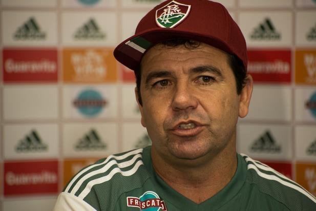 Enderson Moreira Correio do Povo Notcias Enderson Moreira comemora