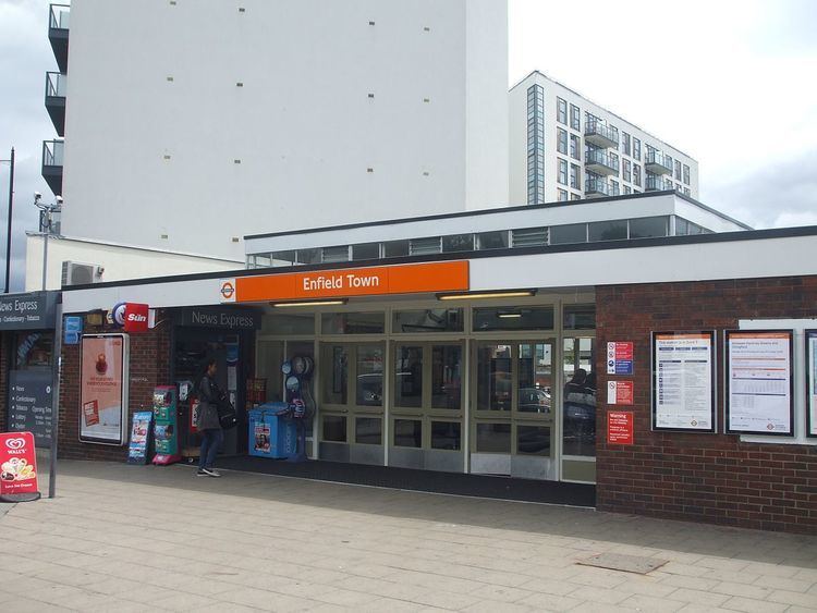 Enfield Town railway station