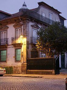 English Club of Porto httpsuploadwikimediaorgwikipediacommonsthu