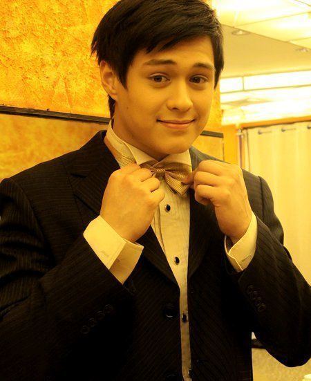 Enrique Gil 740fullenriquegiljpg