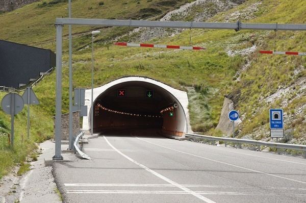 Envalira Tunnel httpsfiles1structuraedefilesphotos1201108