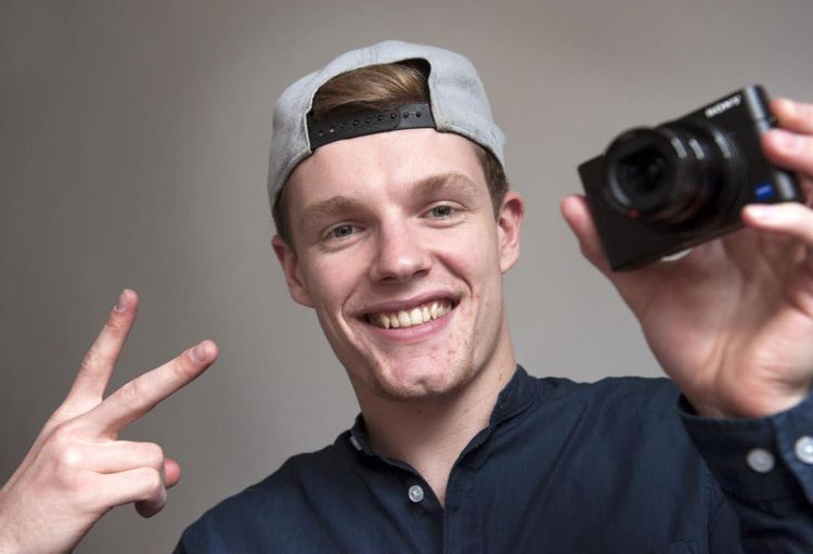 Enzo Knol Vlog maar normaal dan vlog je al gek genoeg Young Critics