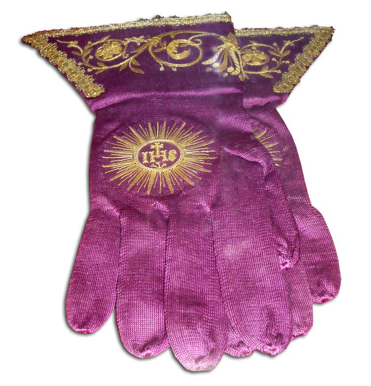 Episcopal gloves