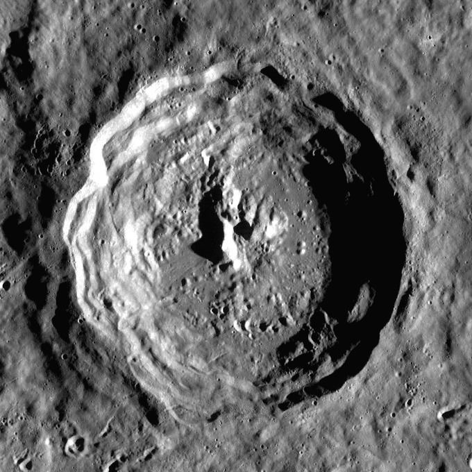 Eratosthenes (crater)