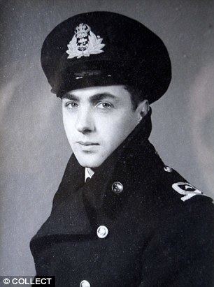 Eric Brown (pilot) Eric Winkle Brown dies aged 97 Britains greatest test pilot