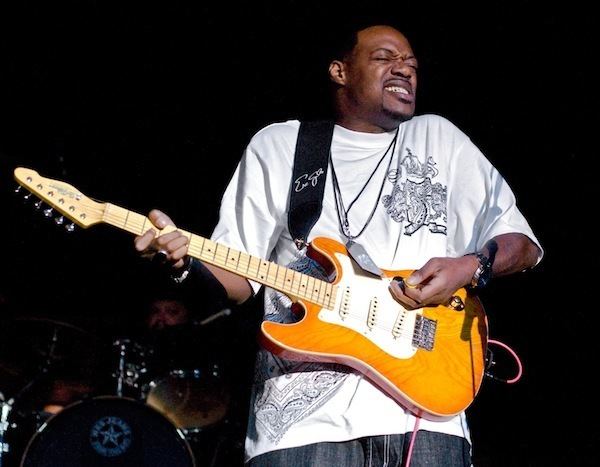 Eric Gales Gearphoria A guitar amp and effects pedal magazine for