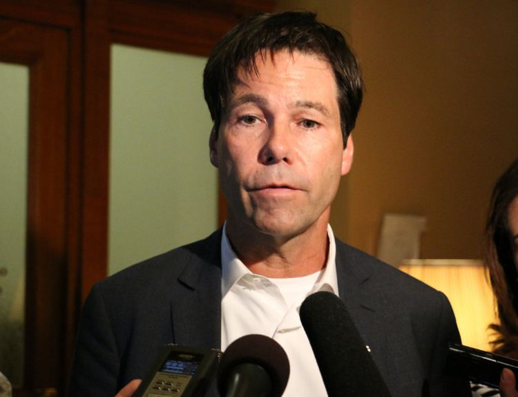 Eric Hoskins Eric Hoskins finally overturns absurd policy on health