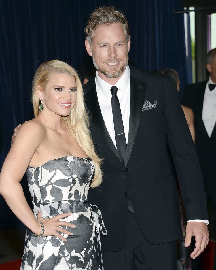 Eric Johnson (tight end) Jessica Simpson marries retired NFL player Eric Johnson