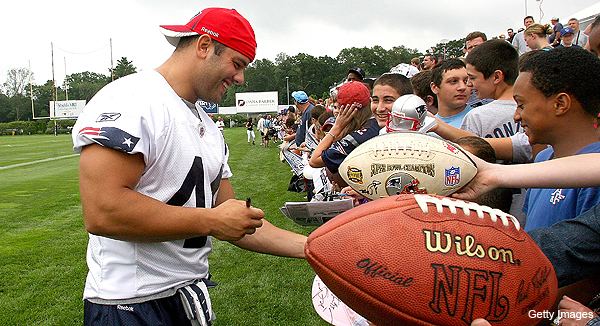 Eric Kettani Patriots39 Eric Kettani leaves football for active duty in