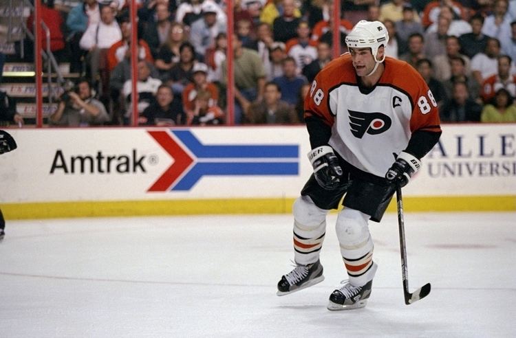Eric Lindros Why Eric Lindros deserves induction into the Hockey Hall of Fame