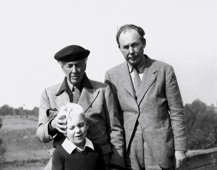 Eric Lloyd Wright Eric Lloyd Wright son of Lloyd Wright grandson of Frank