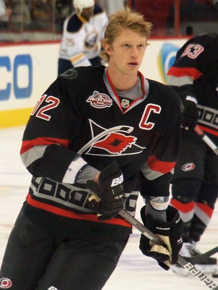 Hurricanes trade Eric Staal to Rangers