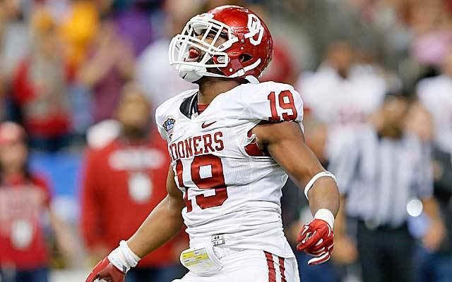 Eric Striker OU LB Eric Striker taunts Tennessee fans checked by Butch