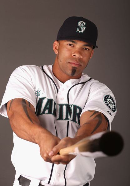 Eric Thames - Wikipedia