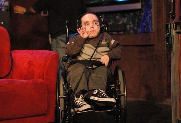 Eric the Actor rs110308ericthemidgetwavinghi622x423jpg