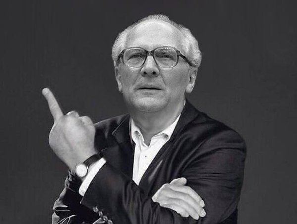 Erich Honecker Erich Honecker on Twitter quotGenossen dieser Mittelfinger