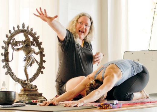 Erich Schiffmann Interview Erich Schiffmann on Iyengar Yoga Yoga Teacher
