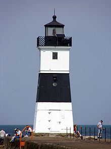 Erie Harbor North Pier Light httpsuploadwikimediaorgwikipediacommonsthu