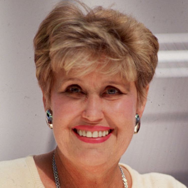 Erma Bombeck Erma Bombeck Television Personality Journalist Biographycom