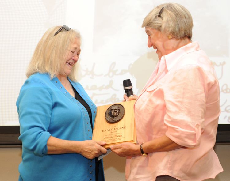 Ernie Deane Veteran Local Journalist Receives Ernie Deane Award University of