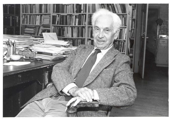Ernst Mayr ERNST MAYR An Informal Chronology Ernst Mayr Library