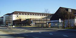 Ernst-von-Bergmann-Kaserne httpsuploadwikimediaorgwikipediacommonsthu