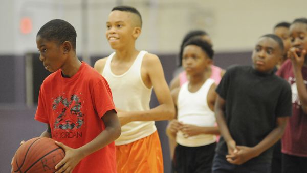 Erwin Dudley Uniontown native Erwin Dudley holding basketball camp The Selma