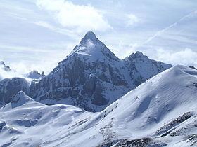 Escarra Peak httpsuploadwikimediaorgwikipediacommonsthu