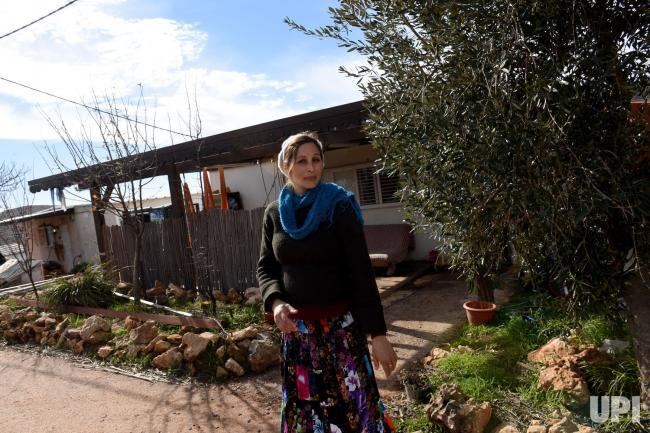 Esh Kodesh An Israelis Stands Outside Her House In Illegal Settlement Esh