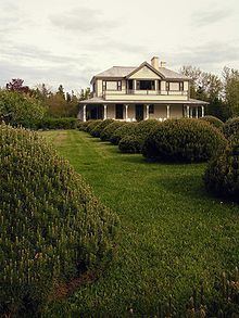 Estevan Lodge httpsuploadwikimediaorgwikipediacommonsthu