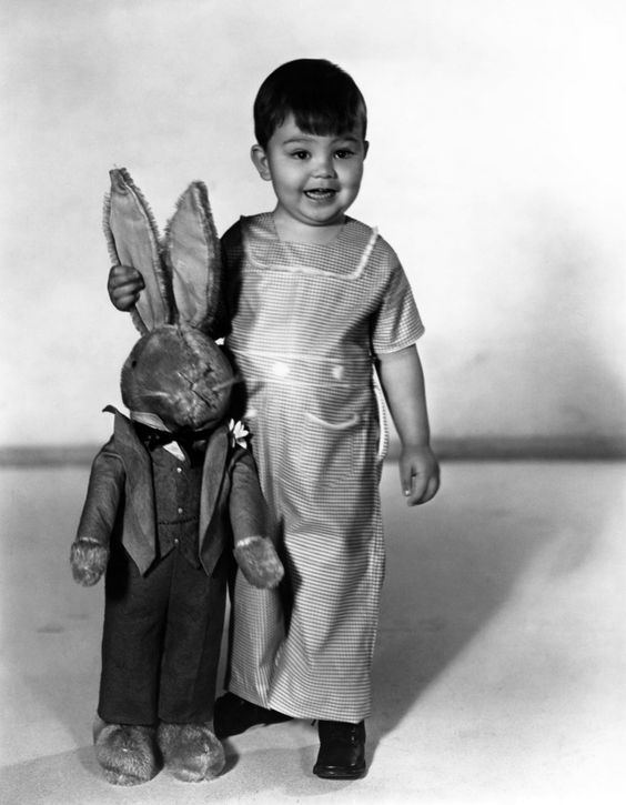 Eugene Gordon Lee Eugene Gordon Lee was an American child actor most notable for