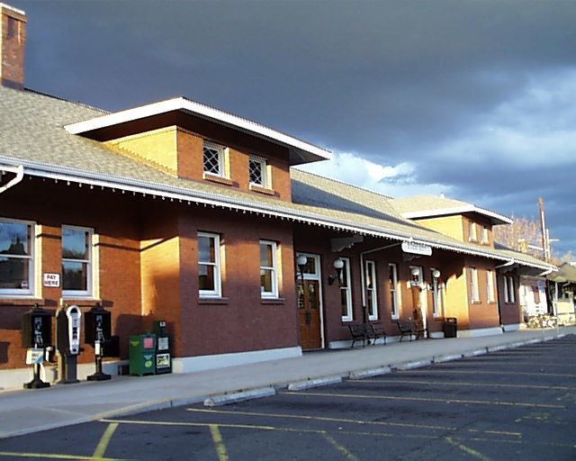 Eugene–Springfield station